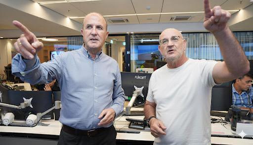 ראש העיר ד"ר יחיאל לסרי עם דוד דבש