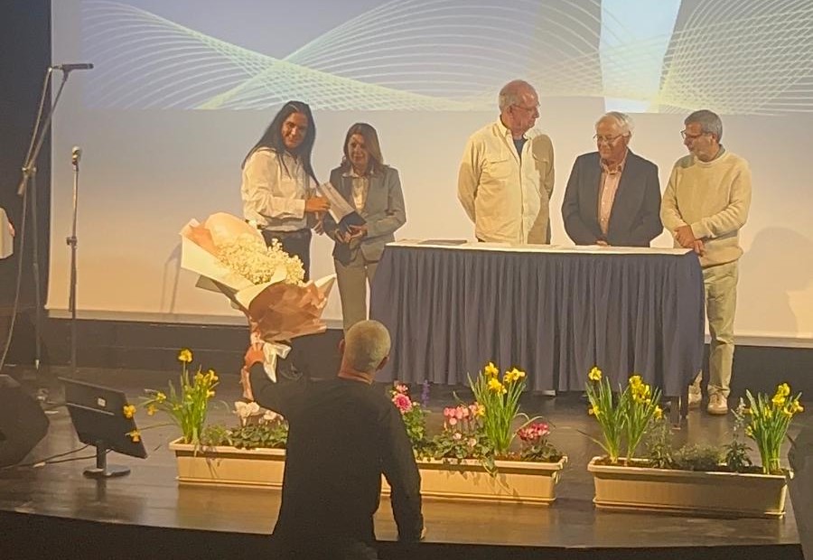 מצטיינת דיקן