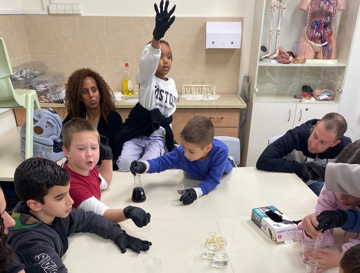 הורים וילדים לומדים יחד