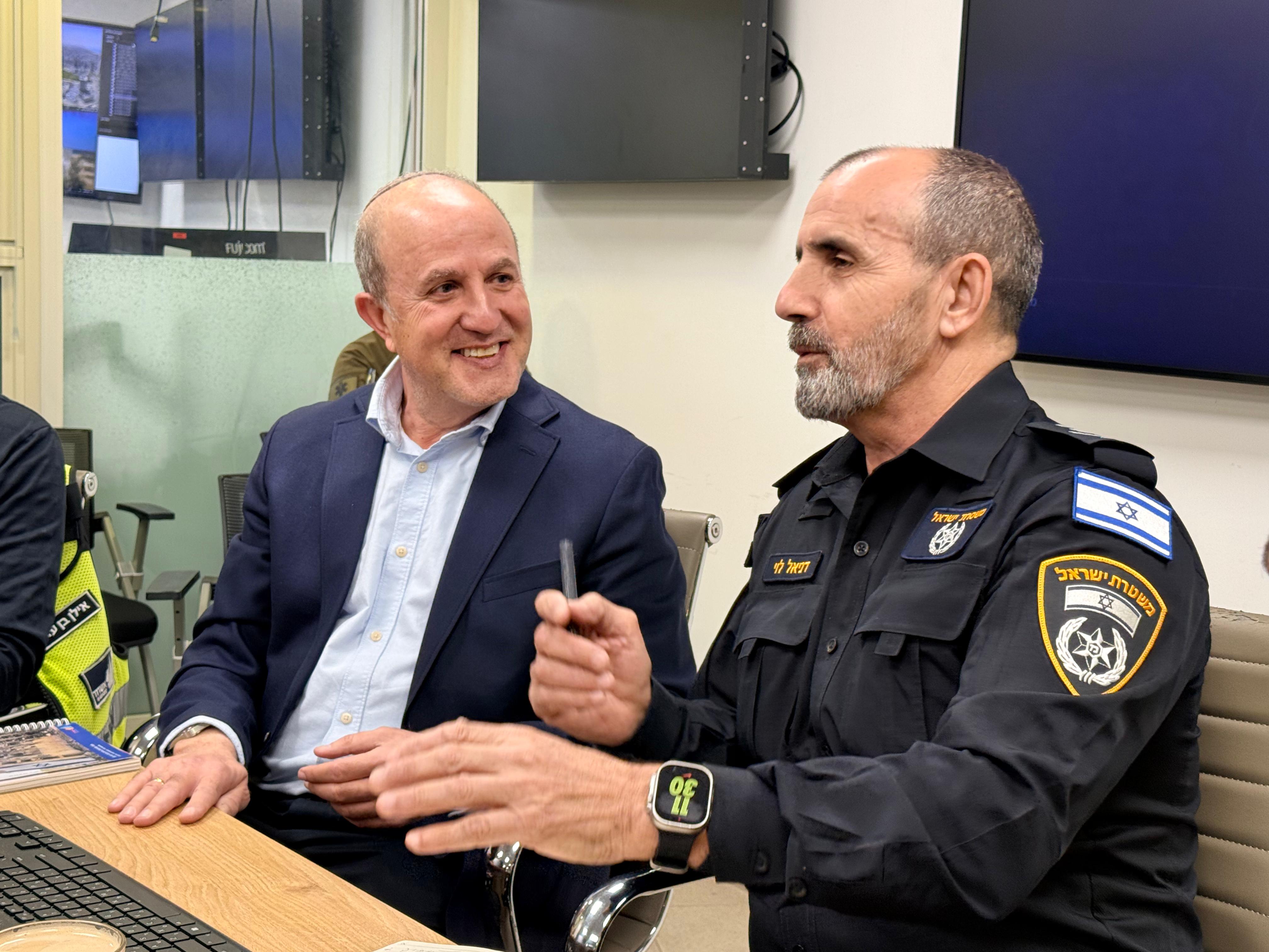 Мэр Ашдода Ихиэль Ласри обсудил с генинспектором полиции Дани Леви готовность города к чрезвычайным ситуациям