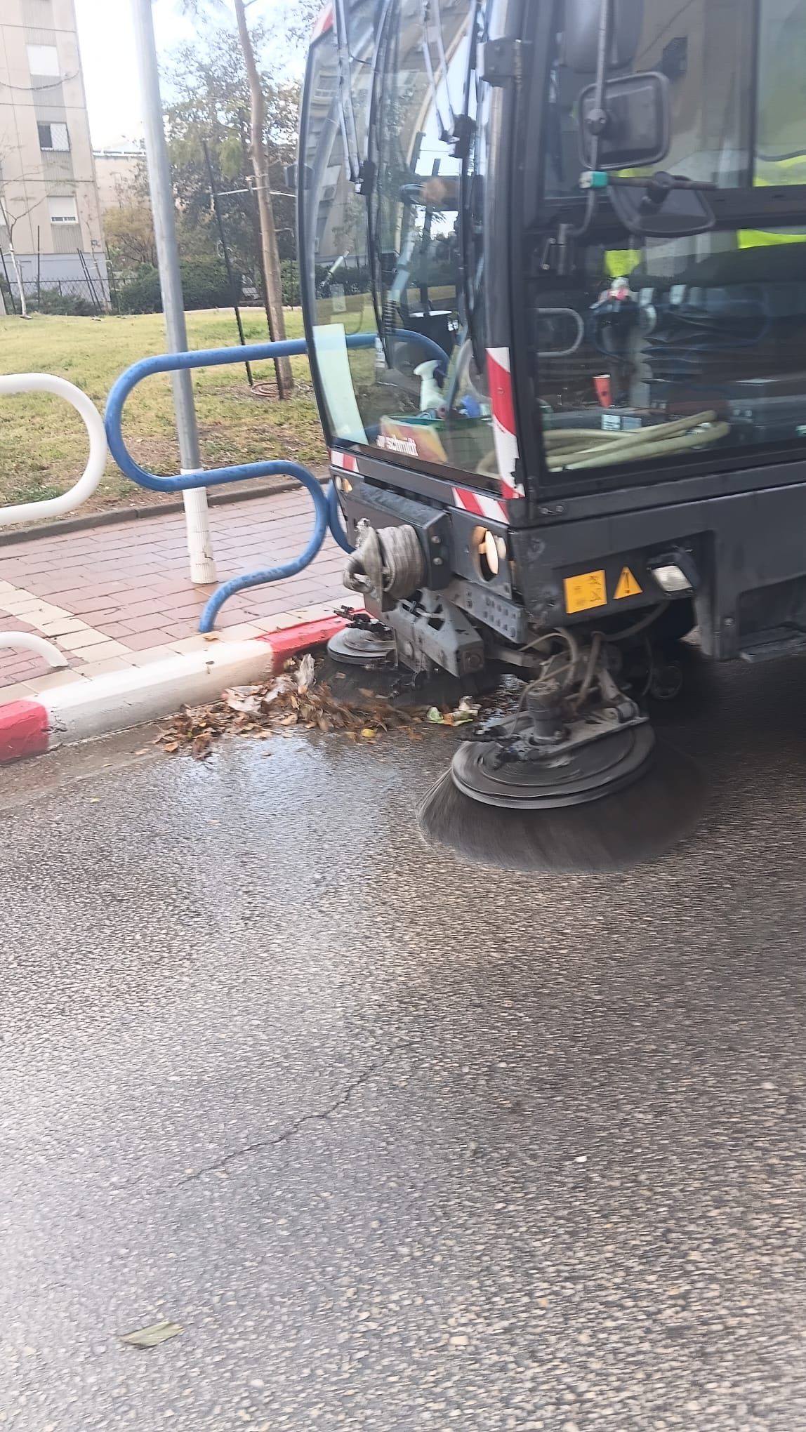 זירת חורף - ניקוי מרזבים