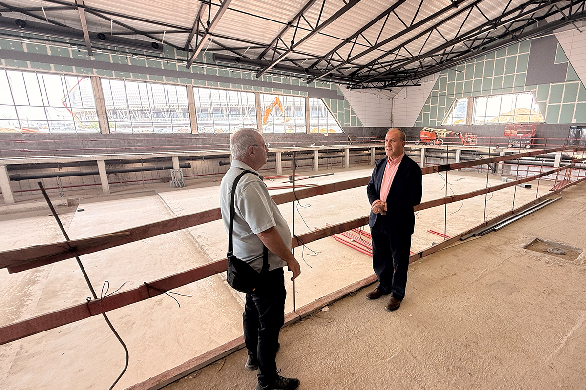 סיור בבריכה